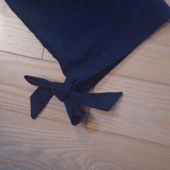 Cold shoulder top - Picture 3 of 4